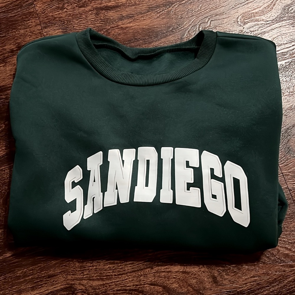 New San Diego sweatshirt  🧢 never used !!!! Xox